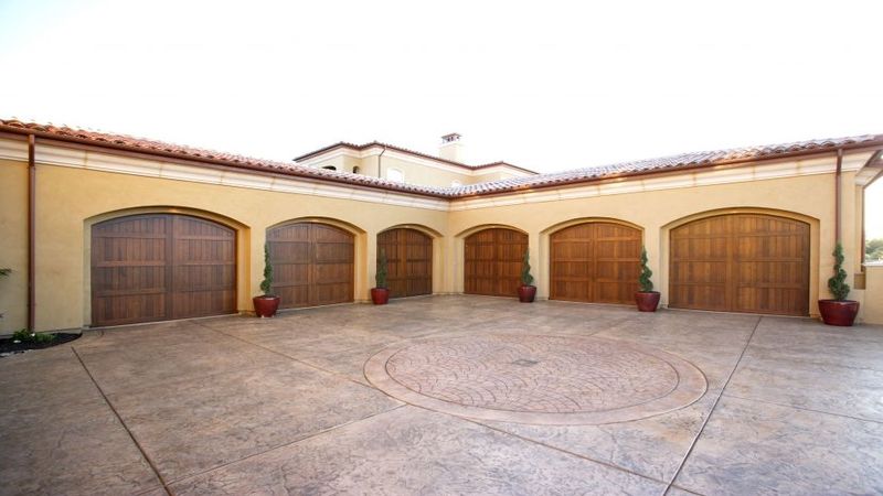 See How a New Garage Door Can Improve Your Riverview Home’s Curb Appeal